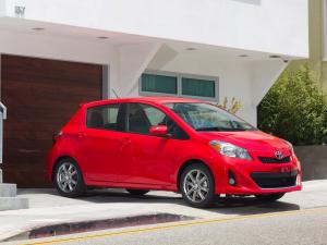 Toyota Yaris SE 5-Door 2011 года (US)
